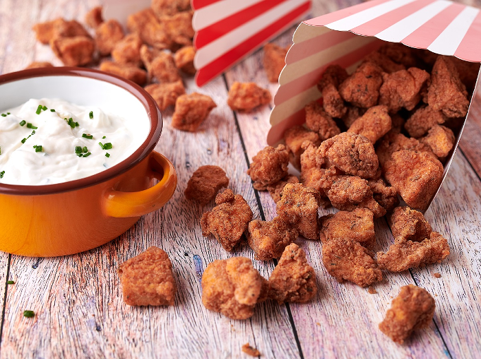 Popcorn chicken with Garlic Dip