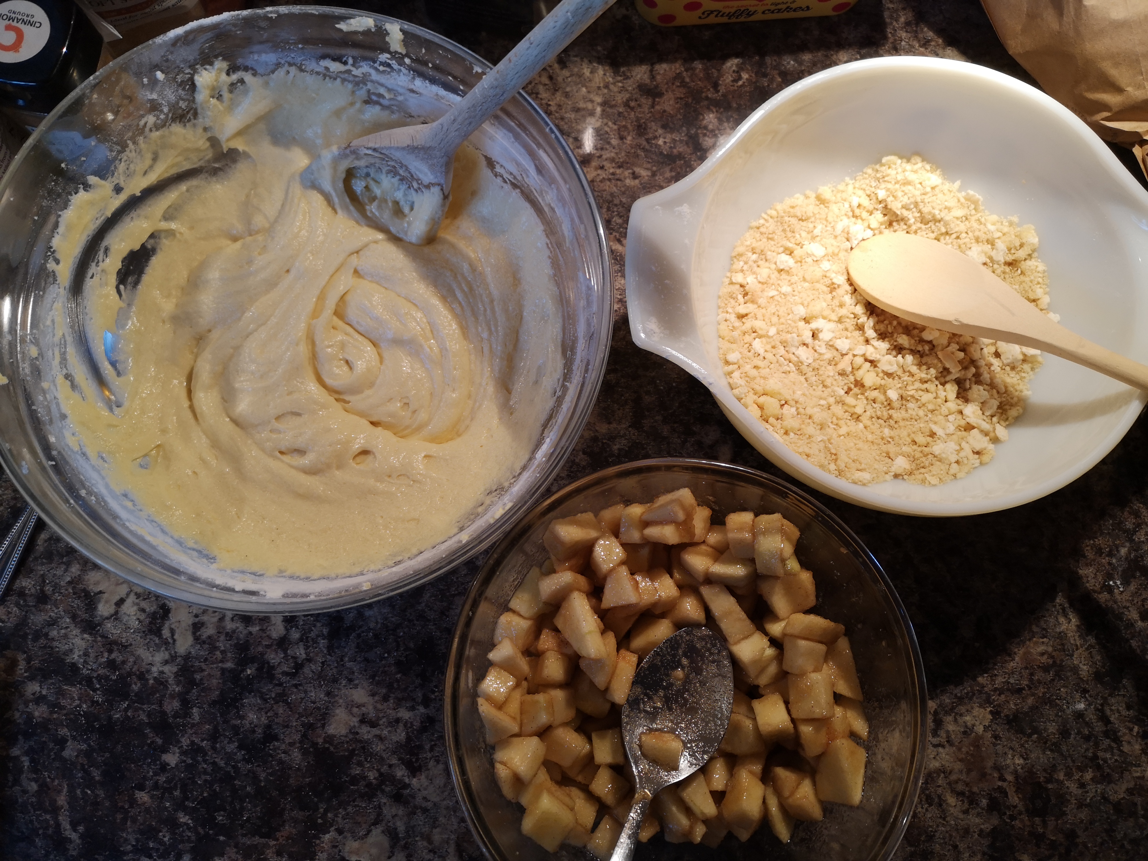 Apple crumble cupcakes