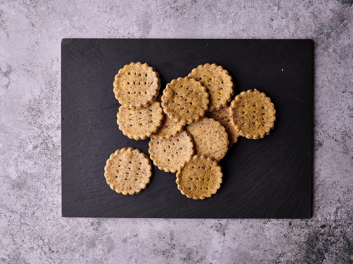 Gluten Free Herb Crackers 1200 x 897