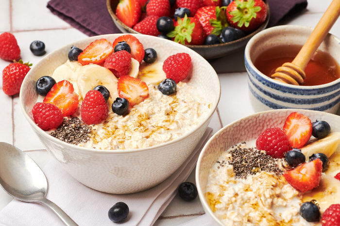 Overnight Oats with Banana and Fresh Berries